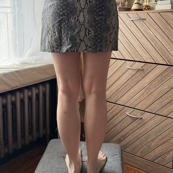 Steve Madden Snake Skin Print Skirt - Picture 3 of 5